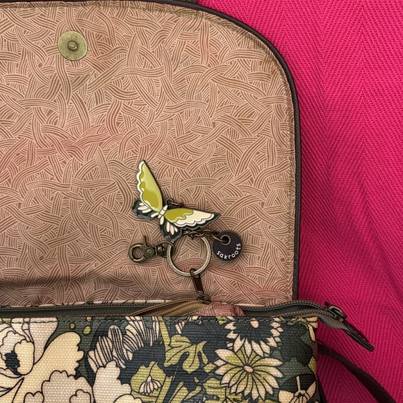 Cute Sakroots versatile green floral backpack/bag. - Picture 5 of 9